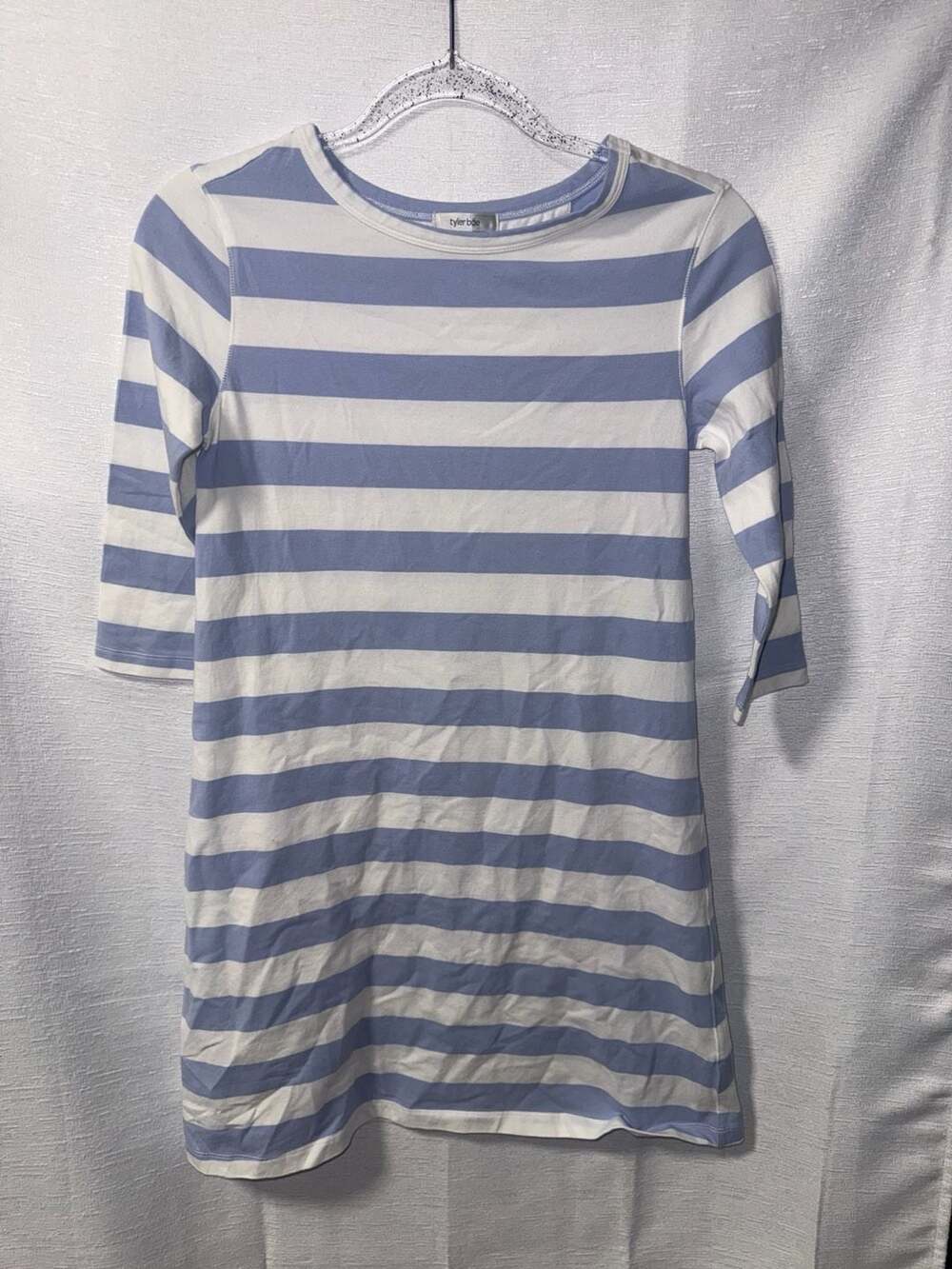 tyler bOe Blue and White Striped Three-Quarter Sleeve Crew Neck Top